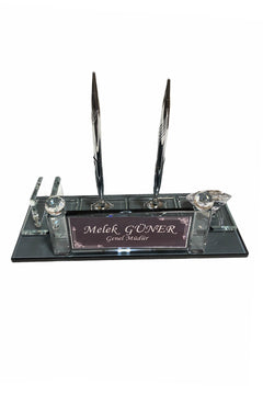 Placa de nombre de cristal para escritorio - negro con reloj – vista del producto 1